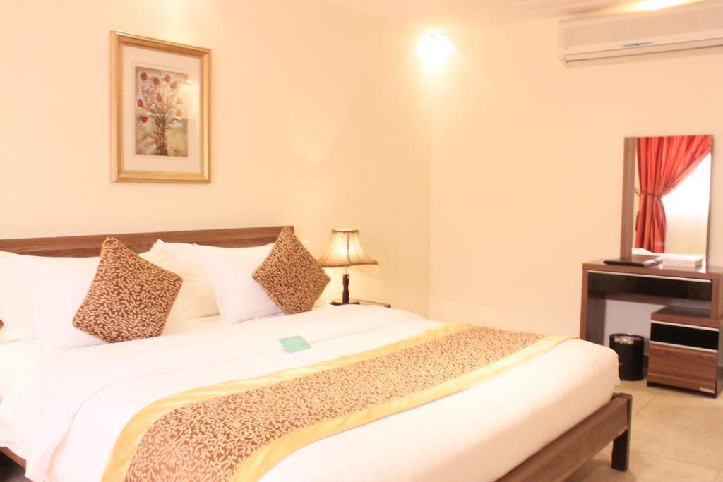 Boudl Al Nakheel Hotel Unaizah Buitenkant foto